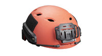 Fénix ALG-04 na helmu NVG